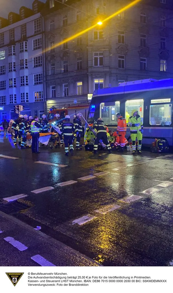 Schwerer Unfall in München: Fußgänger von Trambahn erfasst