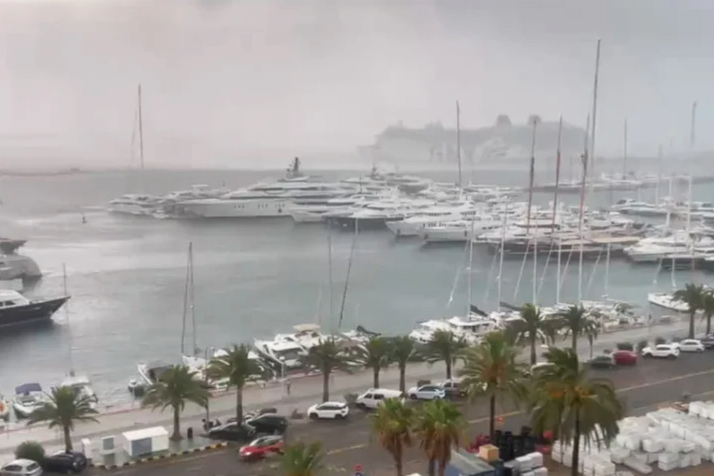 Sturm auf Mallorca: Kreuzfahrtschiff kollidiert mit Öltanker