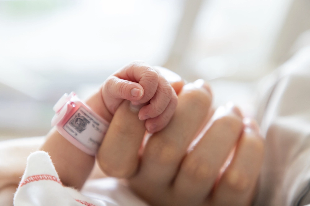 Wie sollten Länder mit sinkenden Geburtenraten umgehen?