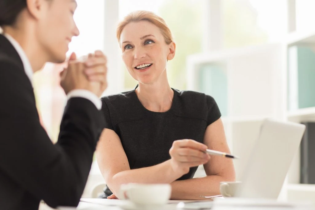 Warum Sie Ihre Bewerbung nicht mehr mit „Sehr geehrte Damen und Herren“ beginnen sollten