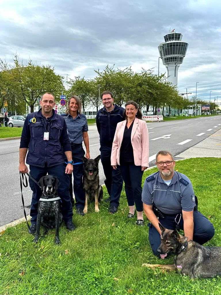 Erfolgreiche Ausbildung: Zwei neue Zollhunde am Münchner Flughafen im Einsatz