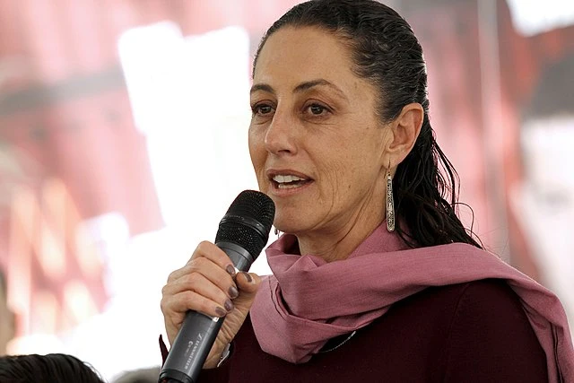 Mexiko könnte erste Präsidentin bekommen: Prognosen sehen Sheinbaum klar vorn
