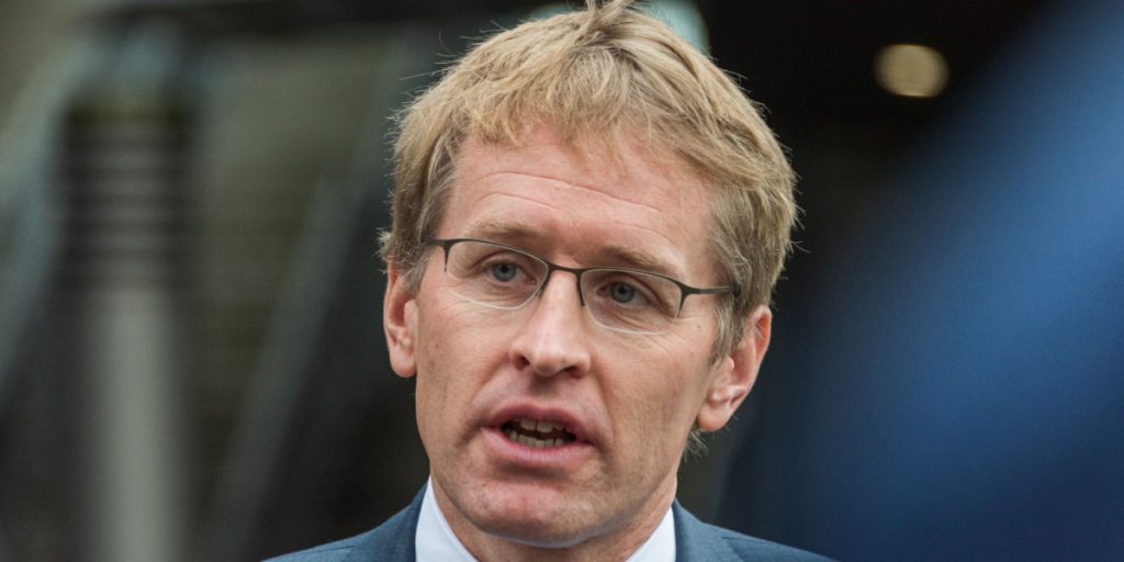 Schleswig-Holsteins Ministerpräsident warnt vor AfD-Gefahr