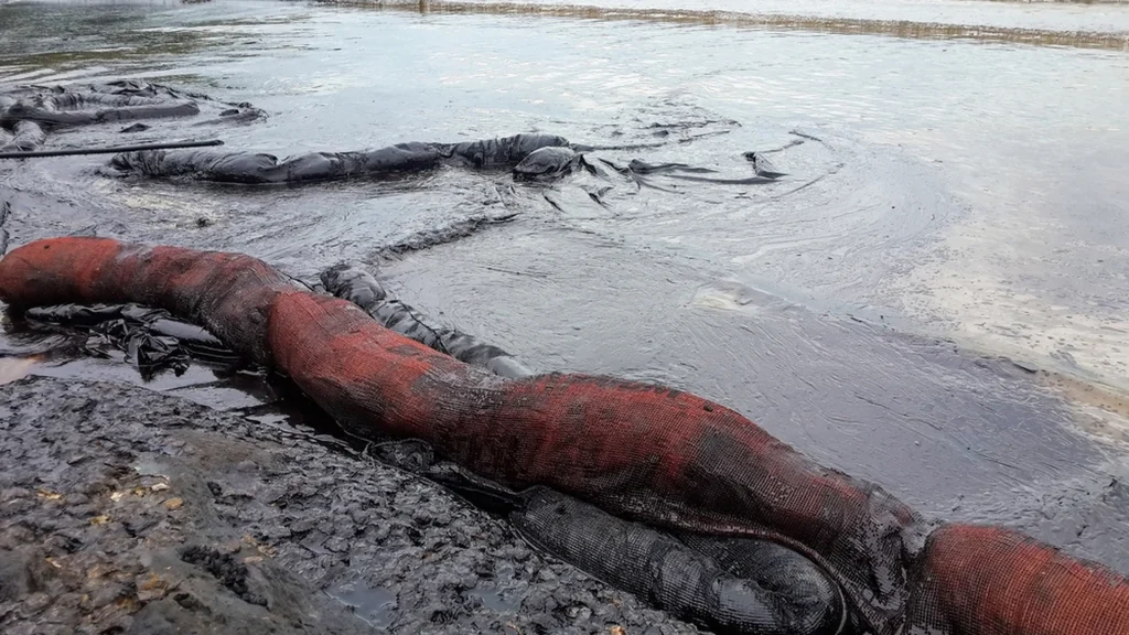 Ölkatastrophe nahe der Krim weitet sich aus und bedroht die Schwarzmeerküste