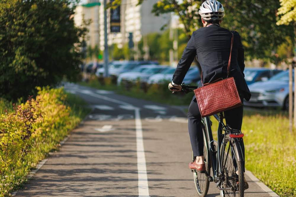 Fahrradkuriere auf Gehwegen: Berlins neue Herausforderung