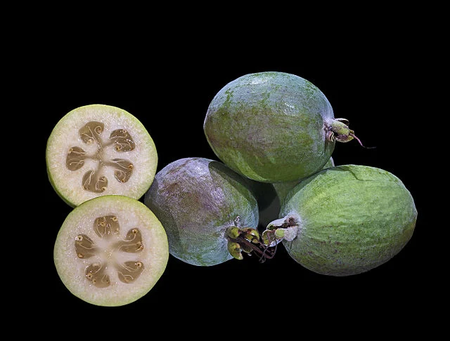 Feijoas sind eine nostalgische und geliebte Frucht, die Kontinente verbindet und kulturell reichhaltig ist