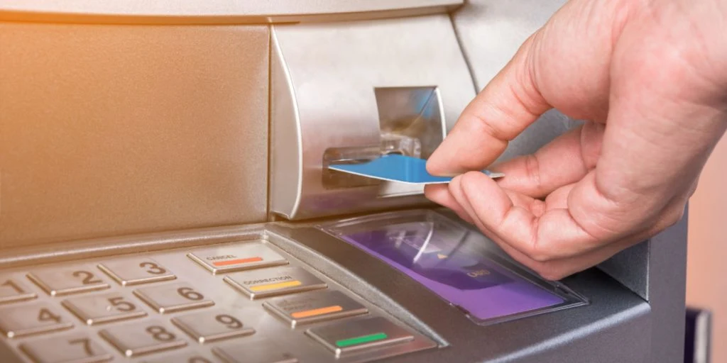 Veränderung am Geldautomaten: Wie sich Sparkasse und Volksbank zusammentun