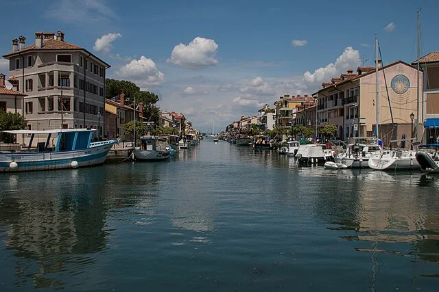 Strenge Kleiderordnung in italienischen Urlaubsorten sorgt für Aufregung