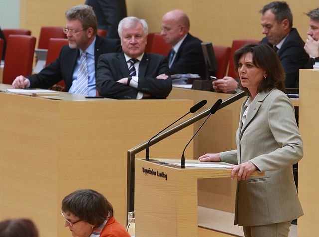 Kein Gehalt mehr für Verfassungsfeinde im bayerischen Landtag