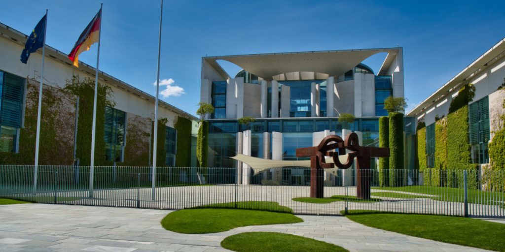 Rohrpost gegen Spionage: Kanzleramt hält an Tradition fest