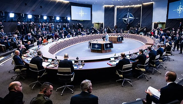 NATO-Jubiläum im Schatten der Kritik: Russlands scharfe Worte zum NATO-Bestehen