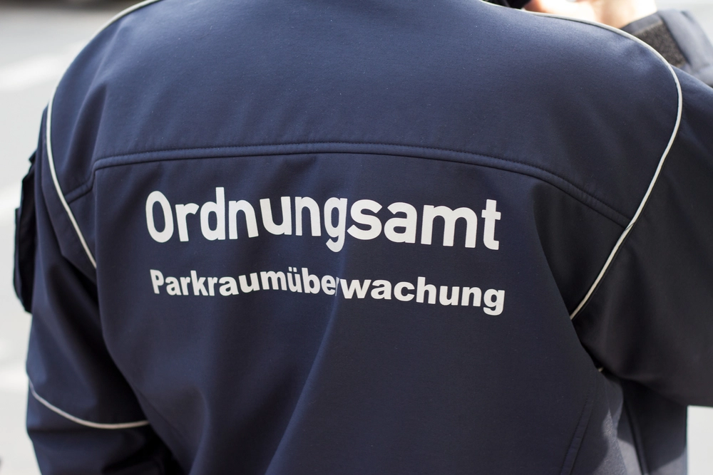 Einzigartig in Deutschland: Berliner Ordnungsamt mit Helmen im Einsatz