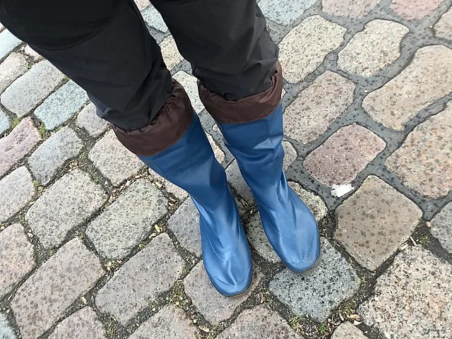 Die stumme Botschaft der Landwirte: Umgedrehte Gummistiefel als Symbol des Widerstands