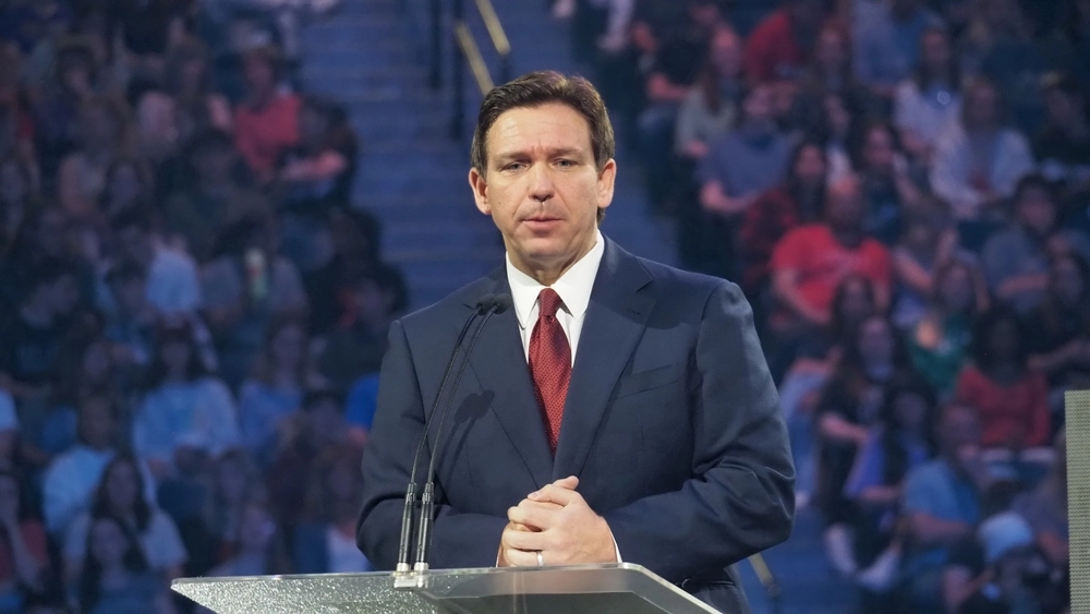 Rivalität entflammt: DeSantis‘ überraschende Kritik an Trump