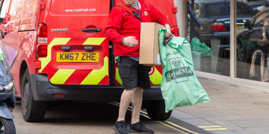 Das Geheimnis enthüllt: Warum tragen Postboten in England auch im Winter Shorts?