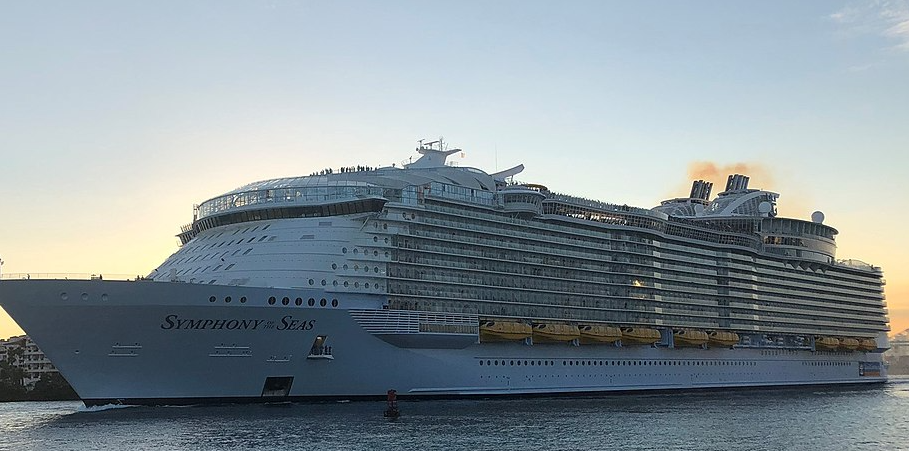 34-jähriger Angestellter auf Kreuzfahrtschiff festgenommen: Weibliche Gästin findet versteckte Kamera im Badezimmer