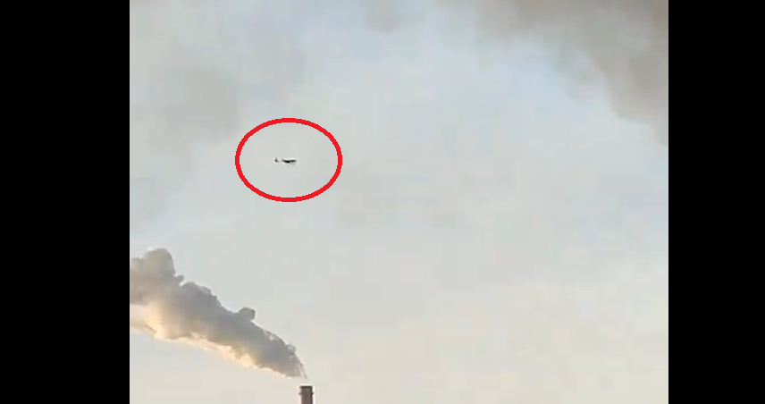 Video: Ukraine bestätigt eine Serie von Drohnenangriffen auf Raffinerien in Russland