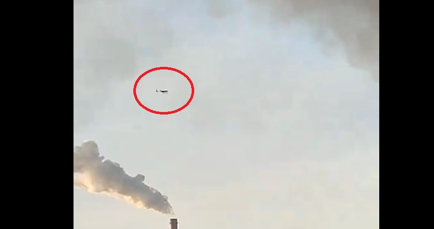 Video: Ukraine bestätigt eine Serie von Drohnenangriffen auf Raffinerien in Russland