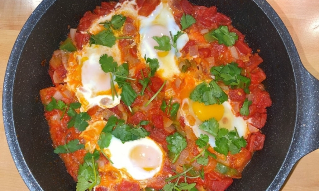 Entdecken Sie Shakshuka: Eine nahrhafte und geschmackvolle Alternative zu traditionellen Frühstückseiern