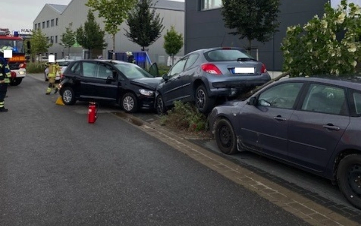 81-Jähriger verursacht Unfall mit vier Fahrzeugen