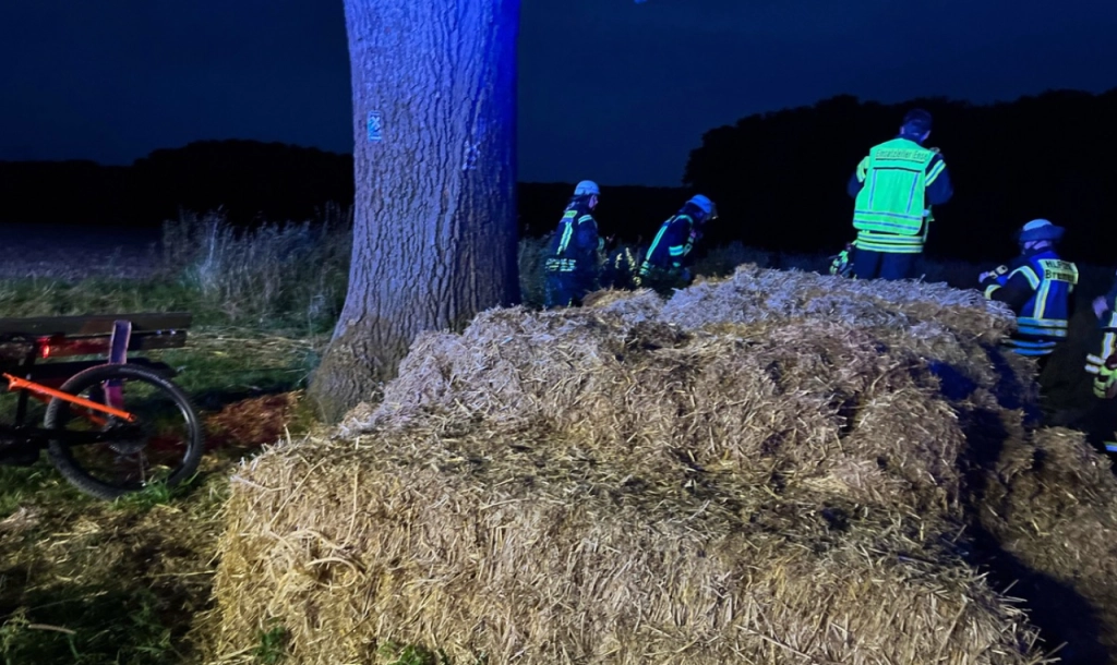 Jugendliche Marshmallow-Aktion endet in Strohballenbrand