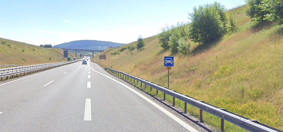 Schwerer Frontalzusammenstoß auf A60: Vollsperrung nach Unfall
