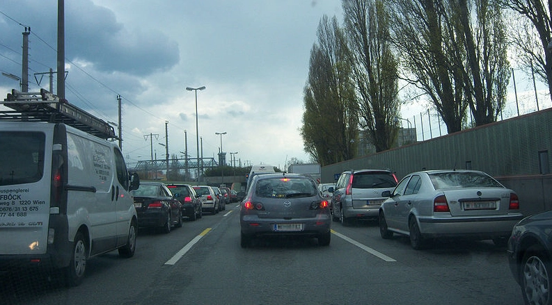 Staugefahr auf deutschen Autobahnen: Urlaubsrückkehrer sorgen für volle Straßen