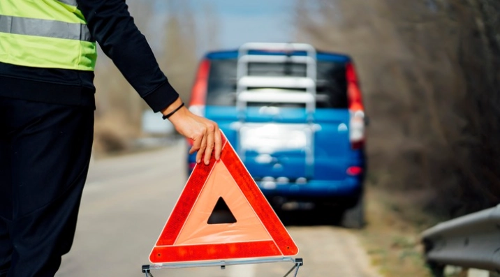 Sicherheit geht vor: Experten geben Ratschläge für Autopannen