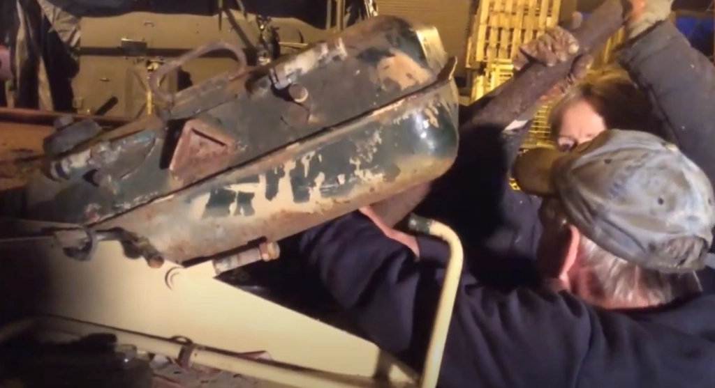 Sammler kauft alten T-69-Panzer und findet verstecktes Gold im Wert von 2,5 Millionen Euro
