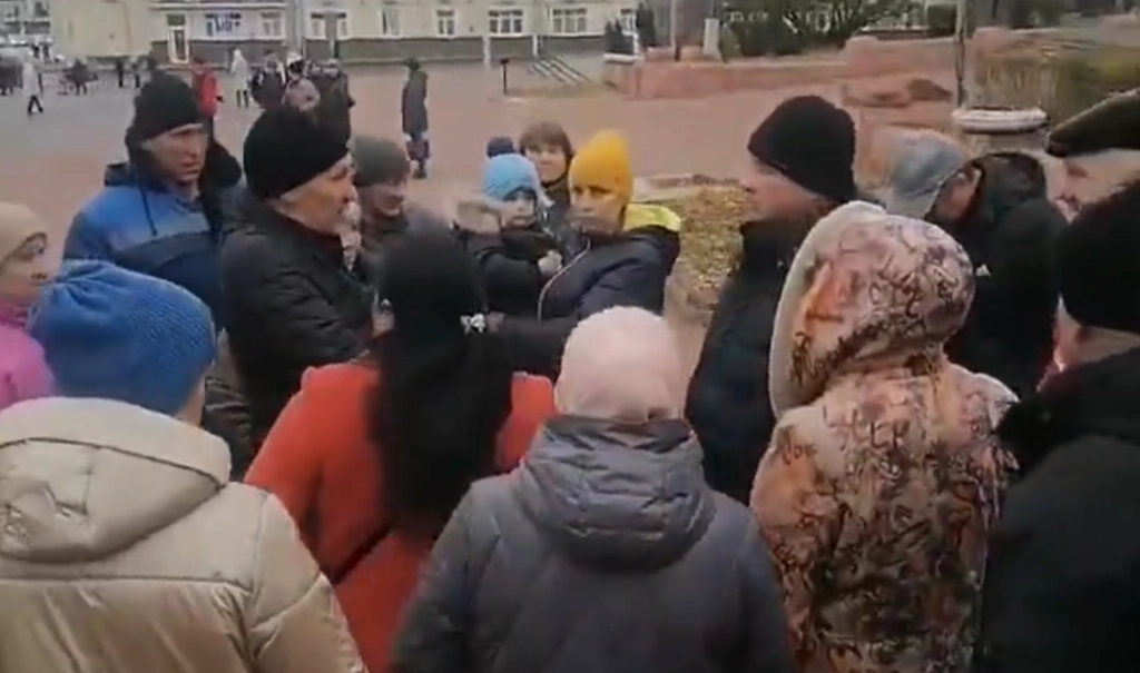 Russische Bürger gehen in Kursk auf die Straße: „Gebt zu, dass es Krieg gibt!“