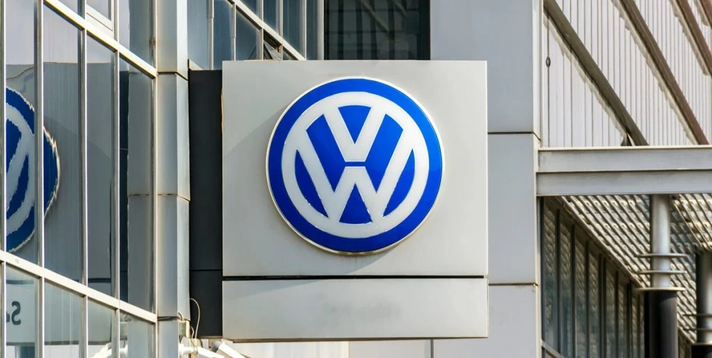 Volkswagen kürzt Managergehälter und reduziert Produktion zur Kostensenkung