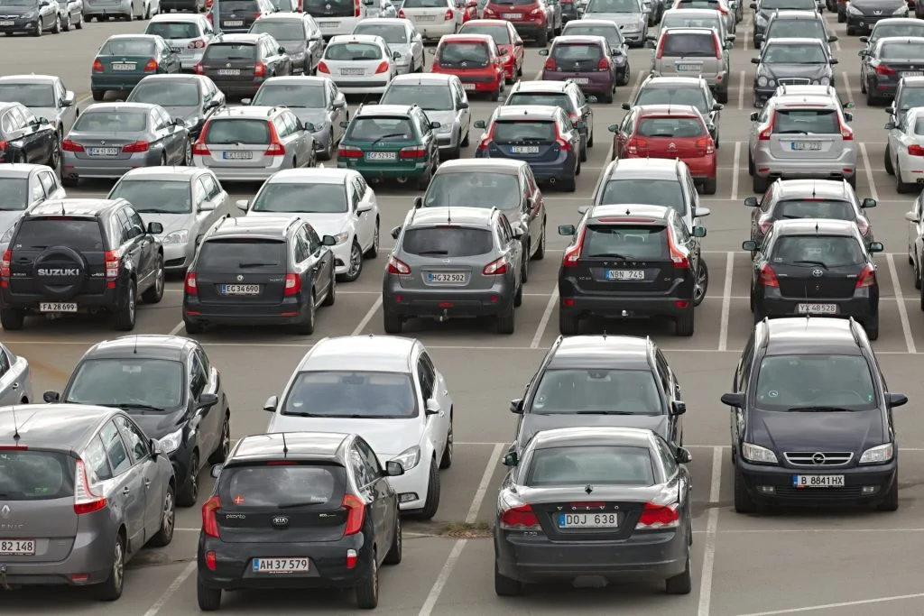 Ein Jahr geparkt – 200.000 Euro Parkgebühren: Das Berliner Flughafen-Mysterium um einen VW Golf