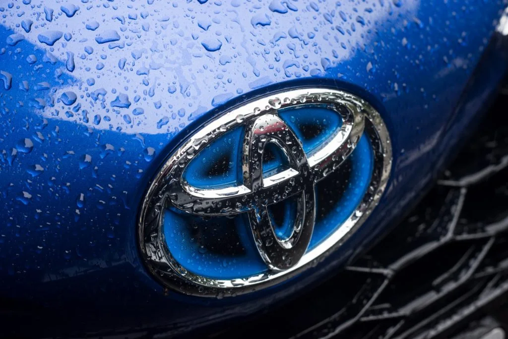 Toyotas „Selbstladender Hybrid“ erneut in der Kritik