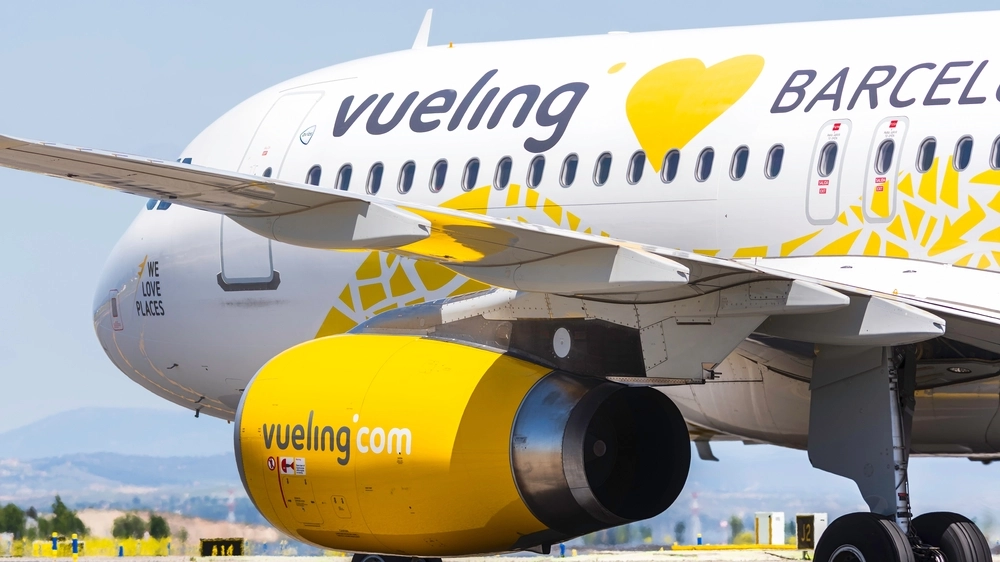 Pilot Sendet Besorgniserregende Nachricht an Passagiere Vor dem Flug: ‚Mein Co-Pilot Und Ich Lesen Das Flugzeug-Handbuch, Um Herauszufinden, Wie Man Startet‘