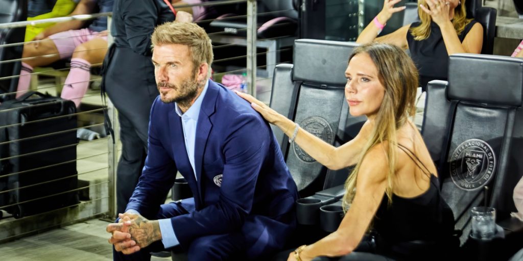 Victoria Beckham enthüllt bisher unveröffentlichtes Foto von Ehegelübde-Erneuerung