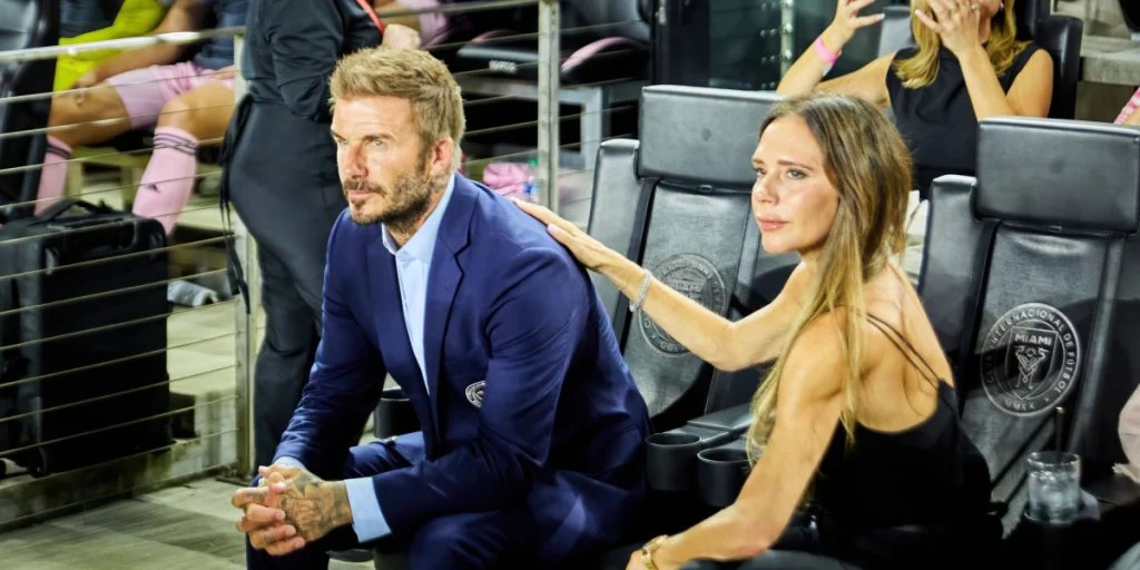 Victoria Beckham enthüllt bisher unveröffentlichtes Foto von Ehegelübde-Erneuerung