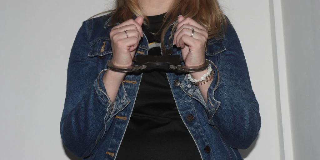 Italienische Frau bevorzugt Gefängnis statt Hausarrest mit Mutter