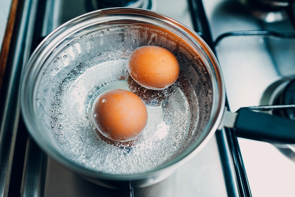 Wundermittel aus der Küche: Warum Sie das Wasser nach dem Eierkochen nicht wegschütten sollten