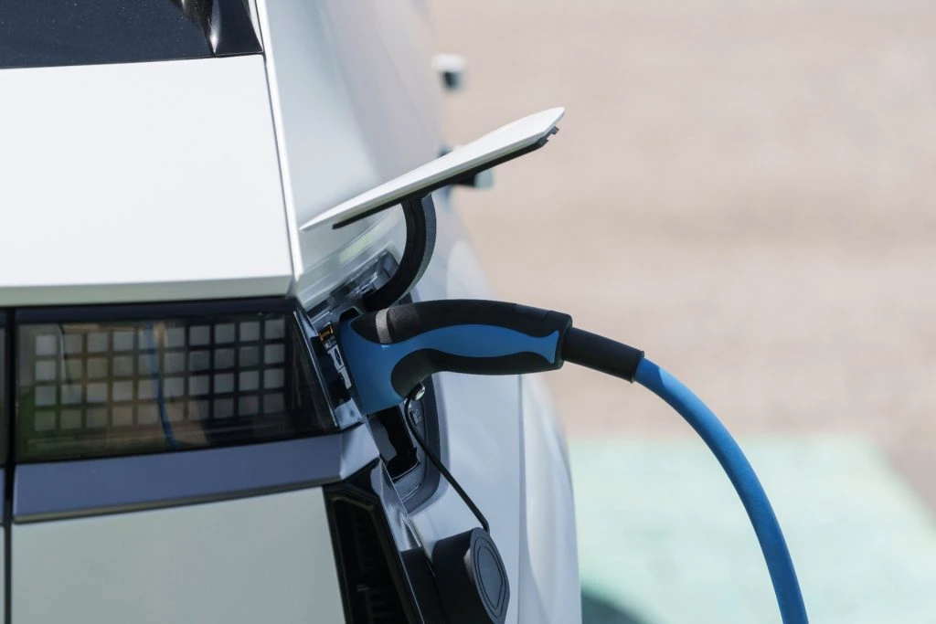 Kann Ihr Elektroauto gehackt werden? Verborgene Sicherheitsrisiken, die Sie kennen sollten
