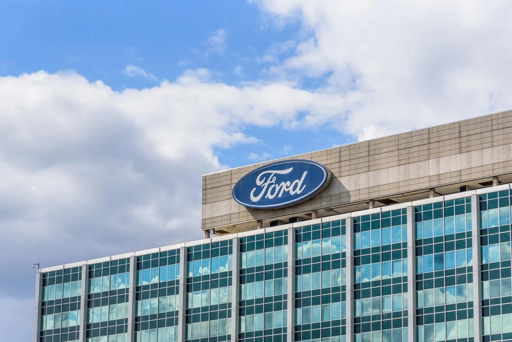 Ford lehnt Einschränkung von Benzin- und Dieselverkäufen trotz britischer EV-Vorgaben ab