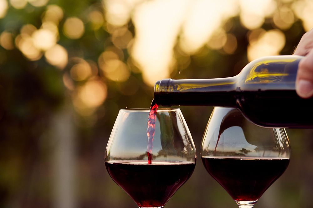 5 Griechische Weine, die Sie UNBEDINGT in Ihrem Weinschrank haben sollten
