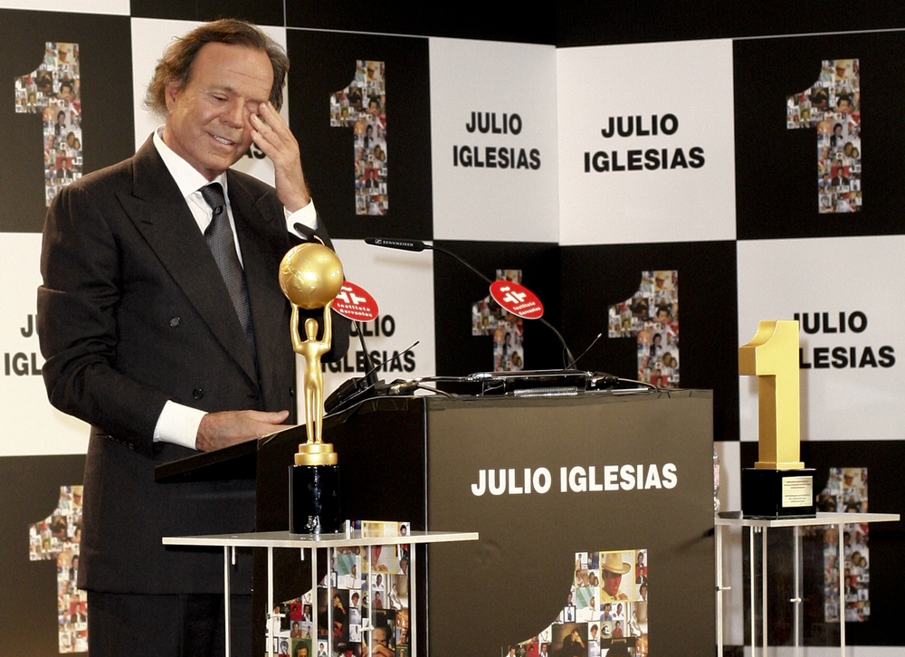 Julio Iglesias in der Dominikanischen Republik mit 42 kg Lebensmitteln im Gepäck festgenommen