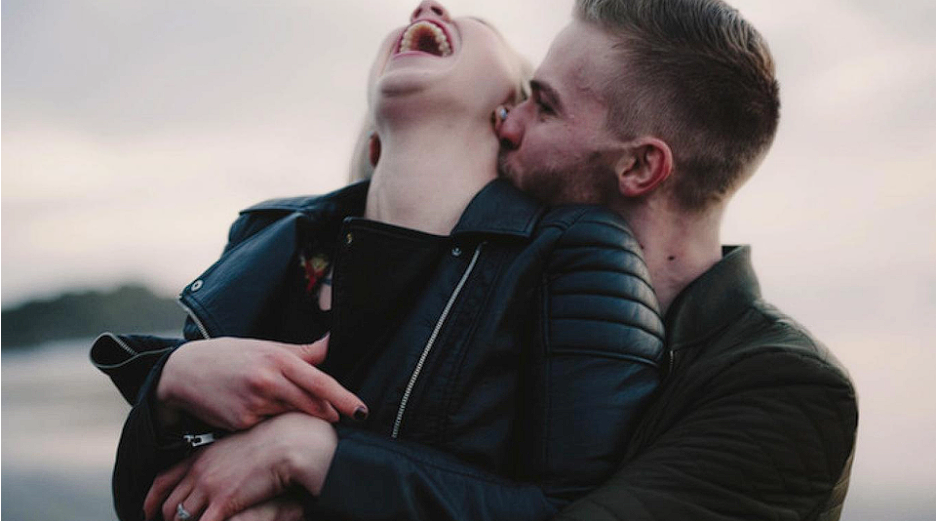 15 kleine Dinge, die deinen Partner schwach werden lassen