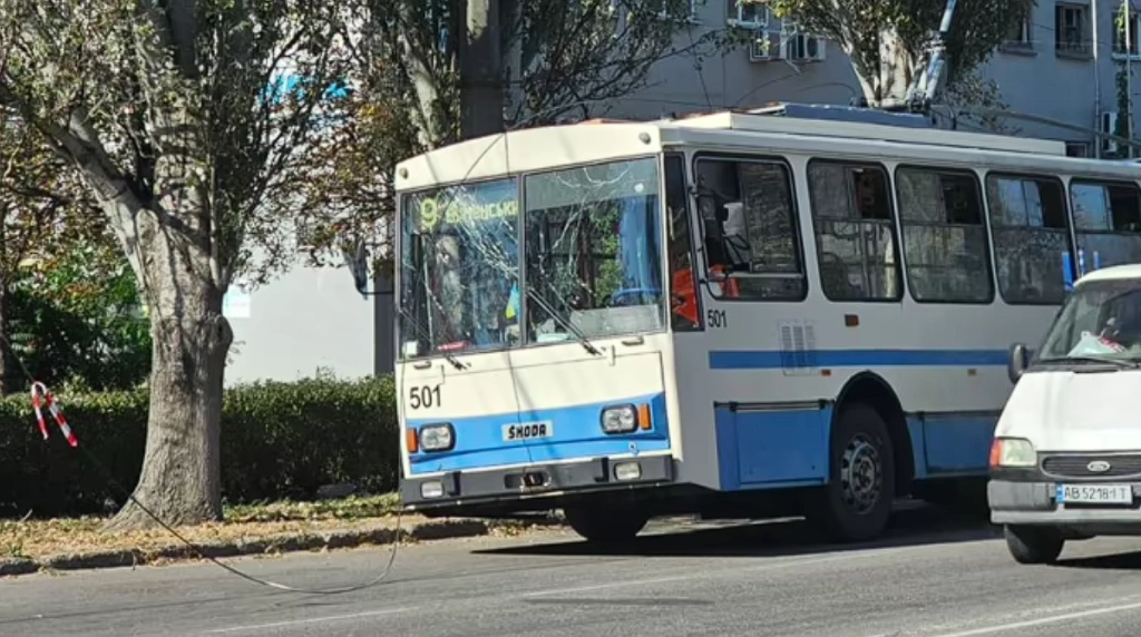 Russische Truppen beschießen Trolleybus in Cherson: Polizei-Sergeant getötet