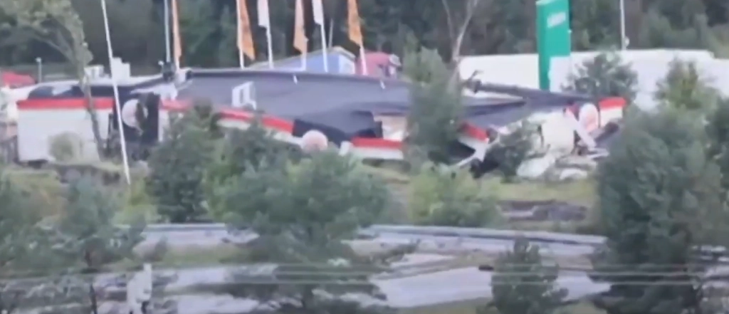 Burger King von Autobahn in massivem Chaos verschluckt