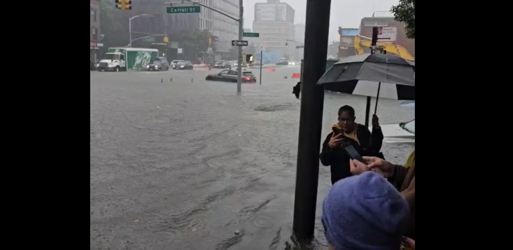 New Yorker Gouverneurin erklärt Notstand