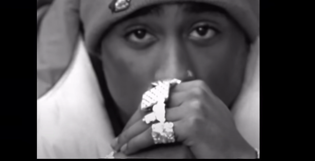 Mann im Zusammenhang mit dem Mord an Tupac Shakur aus dem Jahr 1996 festgenommen