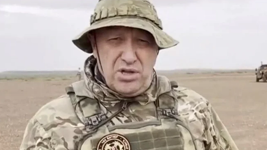 Wladimir Putin deutet an: Betrunkener Prigozhin hat sich selbst gesprengt