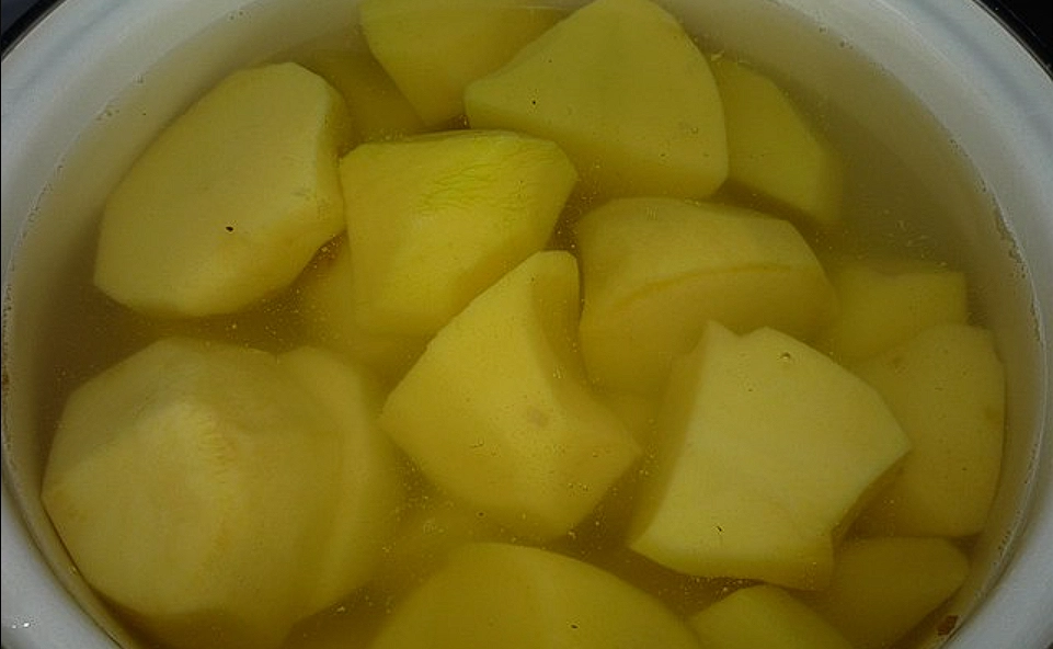 So sollten Sie Kartoffeln nicht zubereiten: Sonst gehen alle Nährstoffe und Vitamine verloren
