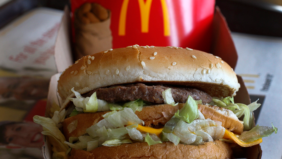 McDonald’s-Mitarbeiterin lüftet Geheimnisse der Speisezubereitung